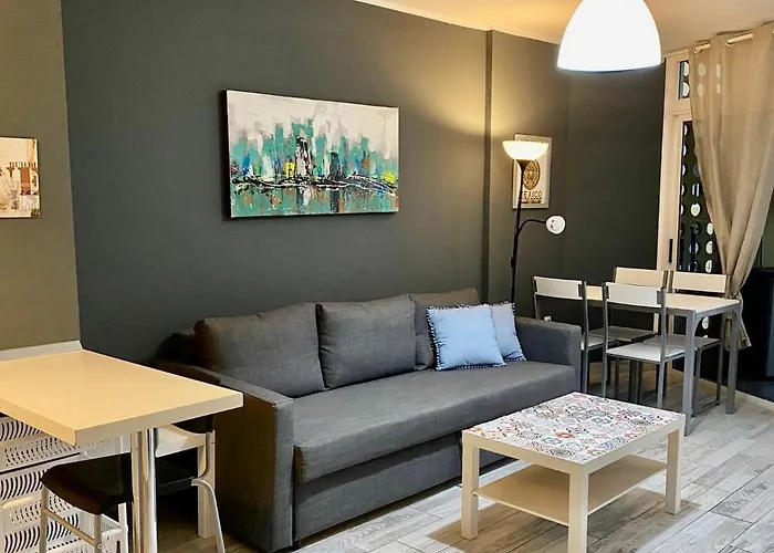 Torry De Yomely Sea View